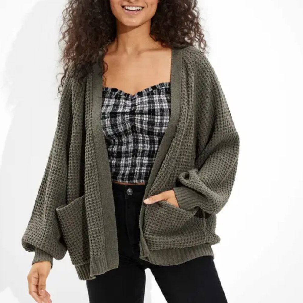 American Eagle light green soft cardigan